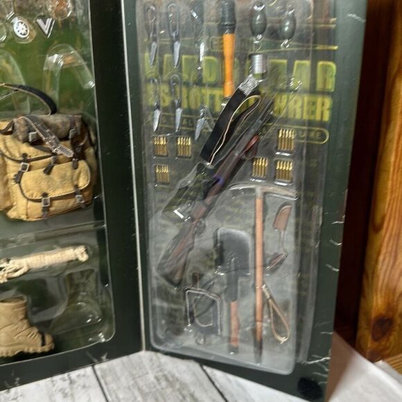 WWII German Handschar SS-Rottenfuhrer 1/6 Scale Slavo Juric Collectible Figure - Picture 8 of 15